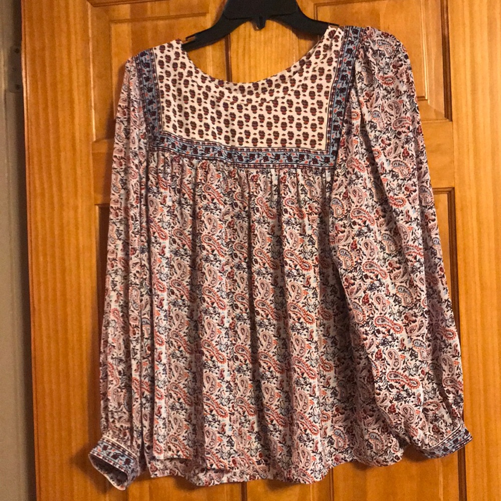 New never worn ladies blouse